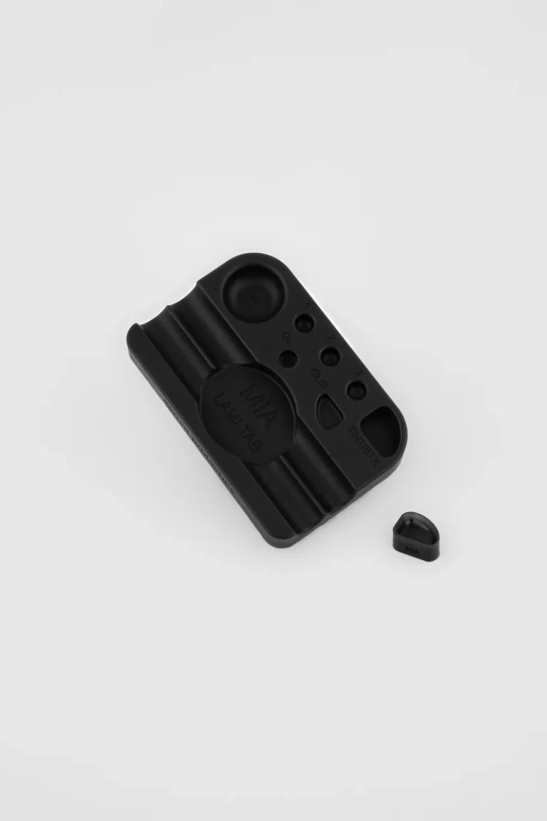 mia lamitab must black